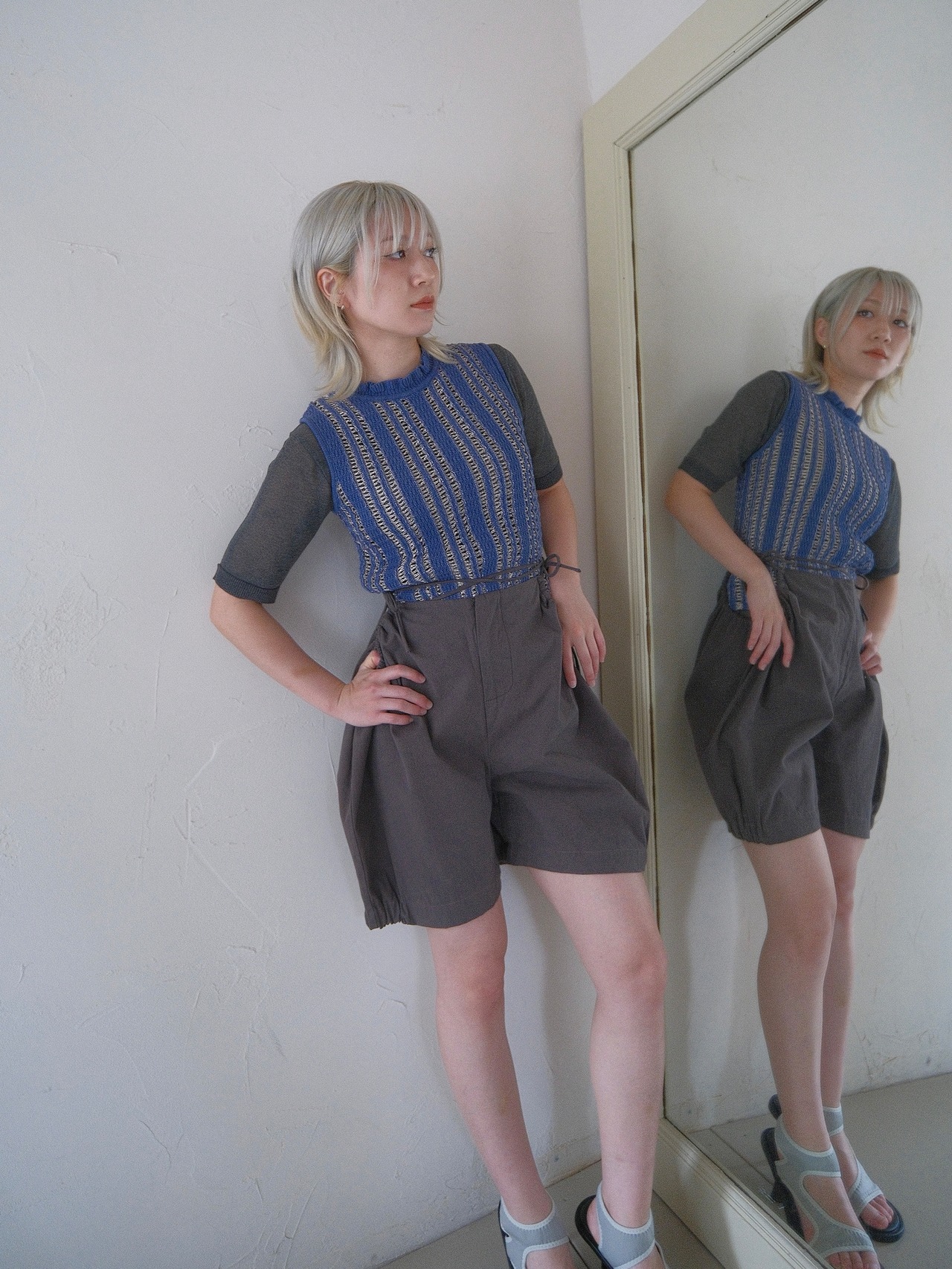 Tuck-detail Drawstring  Half Pants / GRAY - 1