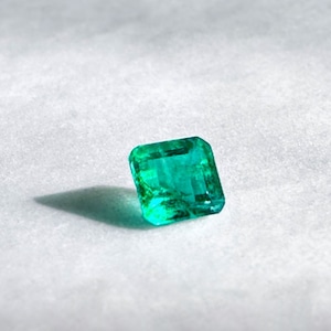 エメラルド 0.48ct