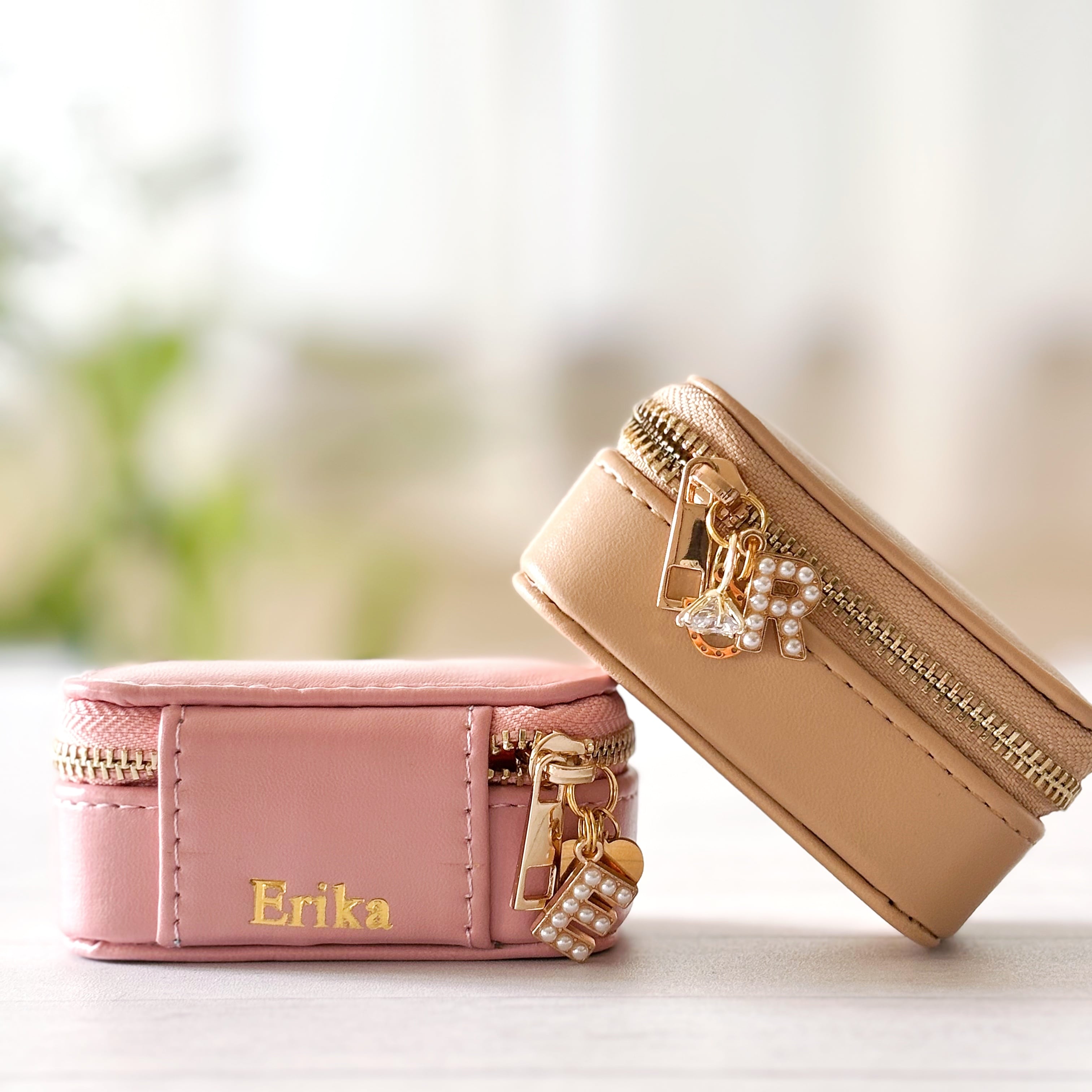 INITIAL CHARM COLLECTION | F THE CAMPUS
