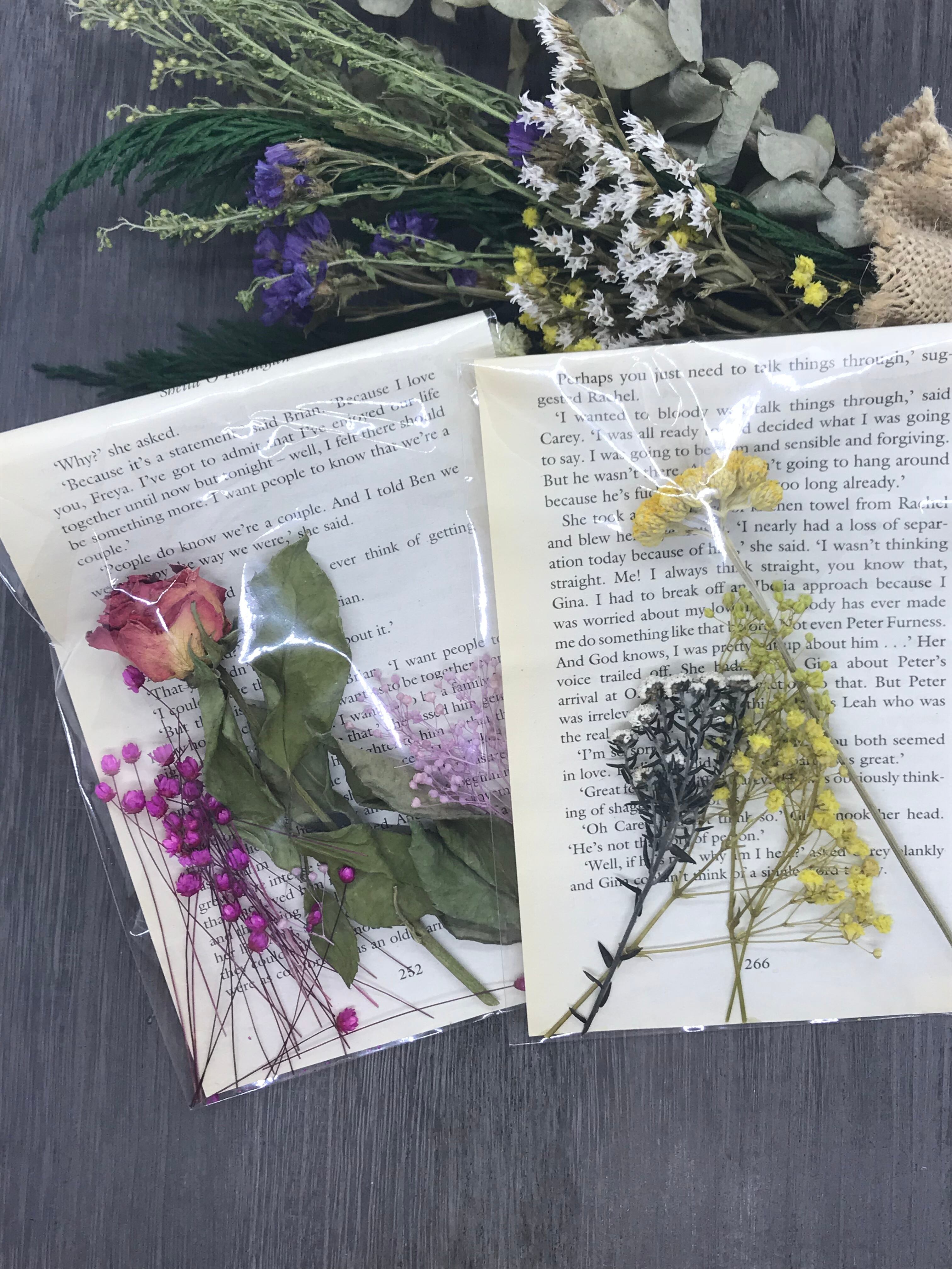 洋書とセットでオシャレ〜ドライフラワーのミニスワッグ〜 | Mikuy_Flower