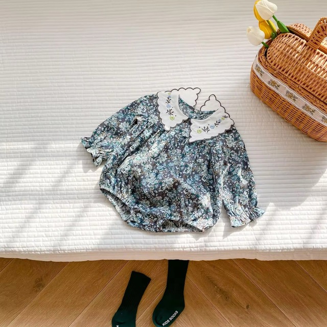 【取寄】お上品で高見えするスカラップ刺繍襟付き花柄ロンパース