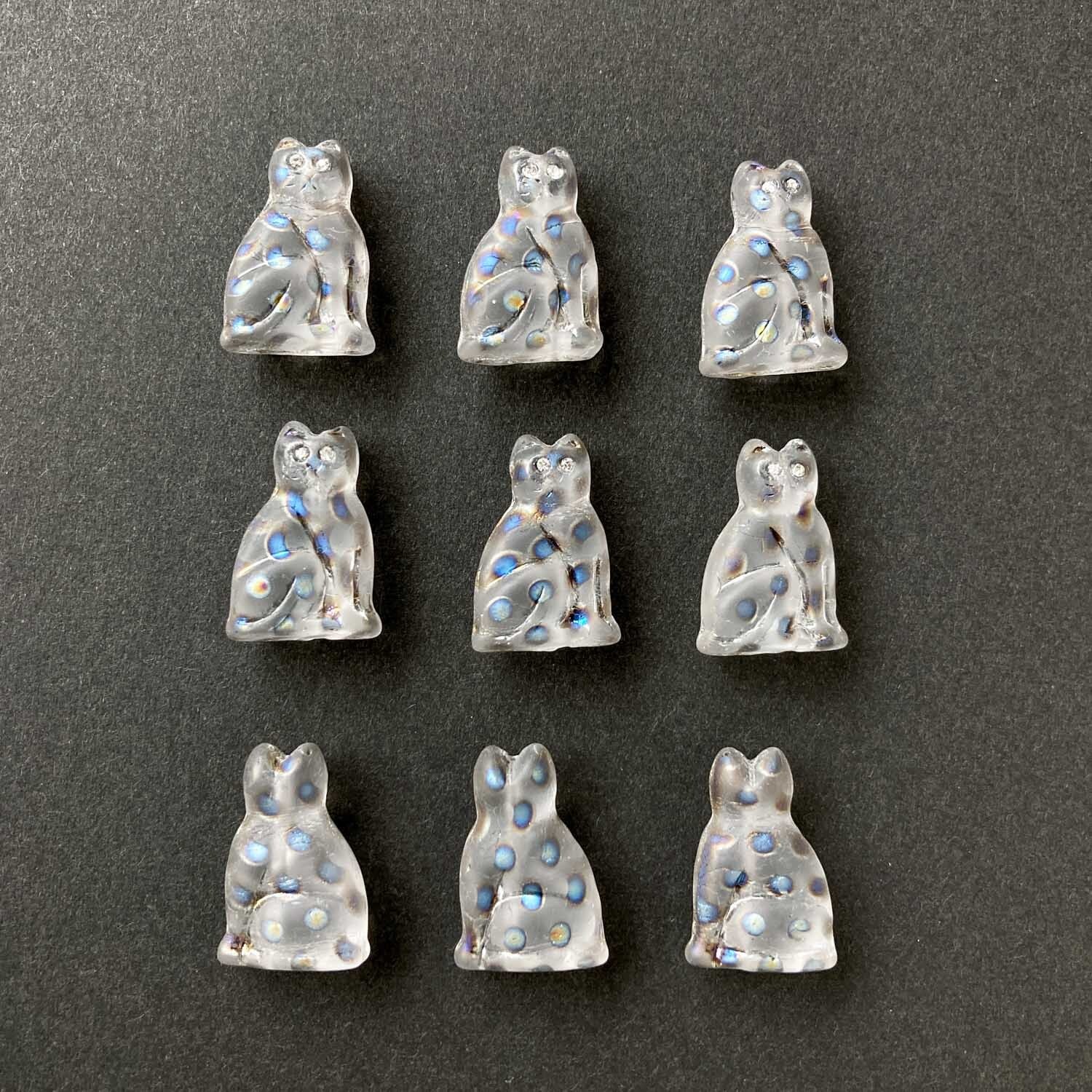 再入荷〉ビジューアイお座りねこチェコビーズ（メタリックドット