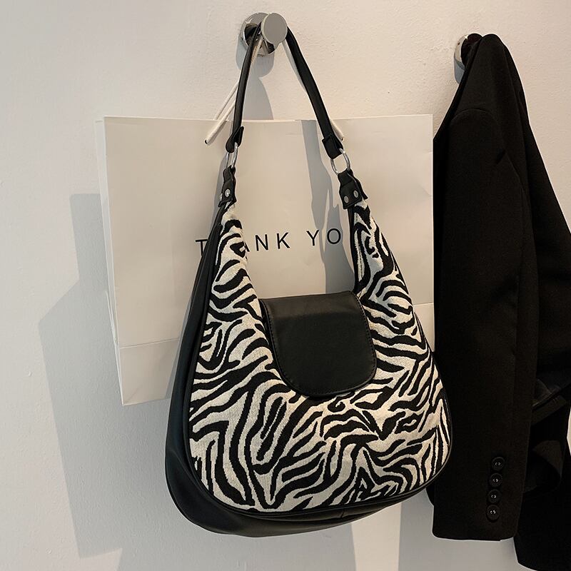 パターンカジュアルレオパードプリント柄オータムウィンター 秋物 冬物 トートバッグ Tiancai_Wing_Bag30942250721