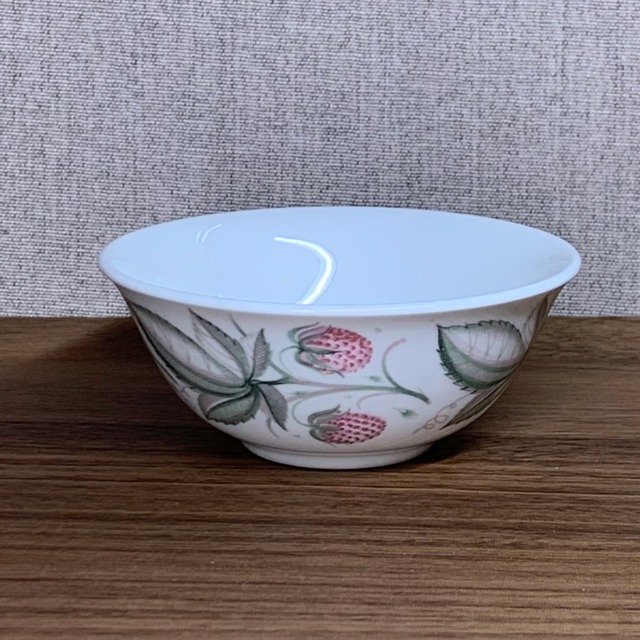 スージークーパー「ワイルドストロベリー シュガーボウル」イギリス製 ボーンチャイナ いちご ヴィンテージ susie cooper B