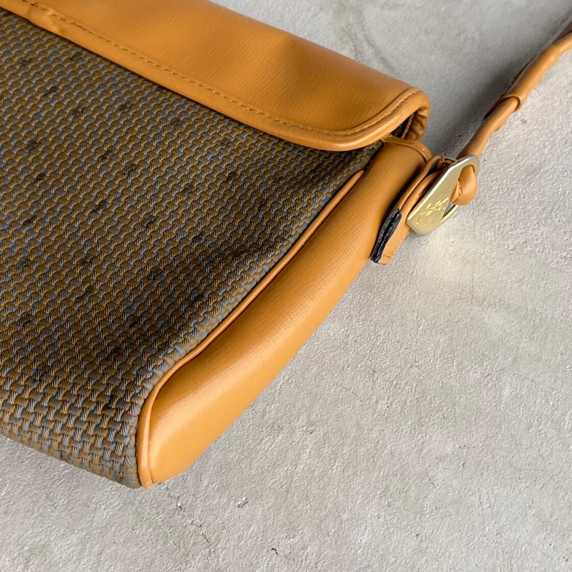 Yves Saint Laurent / 80s vintage cassandra shoulder bag made in 