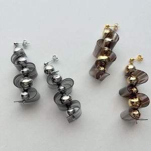 ゴールド or シルバー 柄 PVC ビニール うねうね ピアス/イヤリング ブラウン ブラック| marimo-モノトーンカラーのハンドメイドピアス・アクセサリー