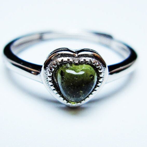 モルダバイト リング モルダウ石 指輪 ハート フリーサイズ 13号 一点物 メール便可 [M便 1/20] 199-590