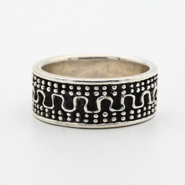 Cutting Out Dotted Abstract Design Band Ring #13.5 / Denmark