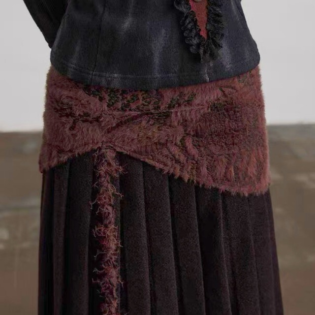 Asymmetric pleated detail skirt C1423