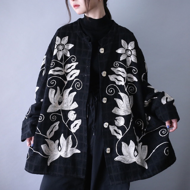 "刺繍×花" monotone coloring XXXX over silhouette jacket