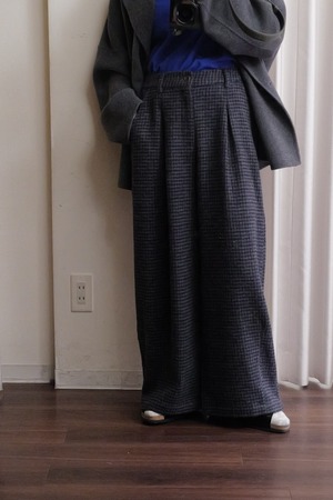 houndstooth tuck wide pants gray