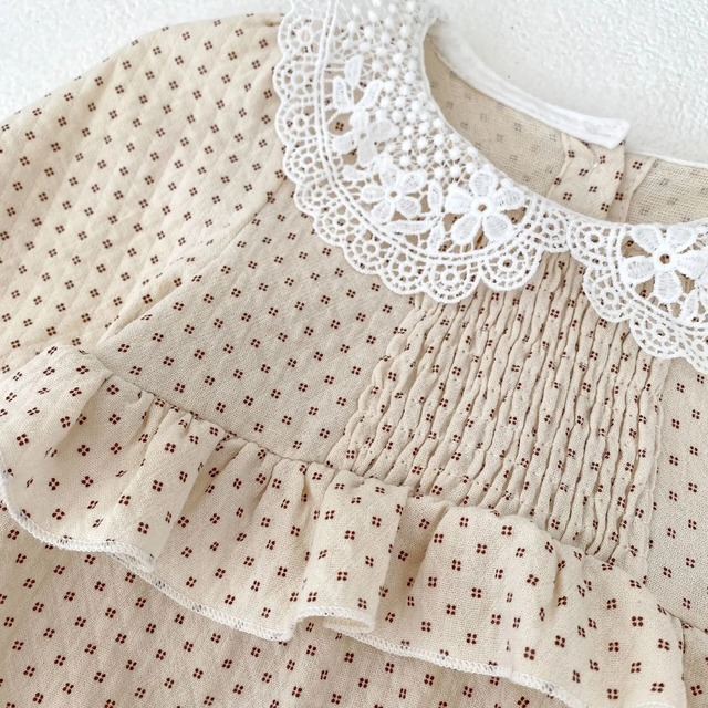 【取寄】レトロ可愛いレース襟のフリル付きロンパース