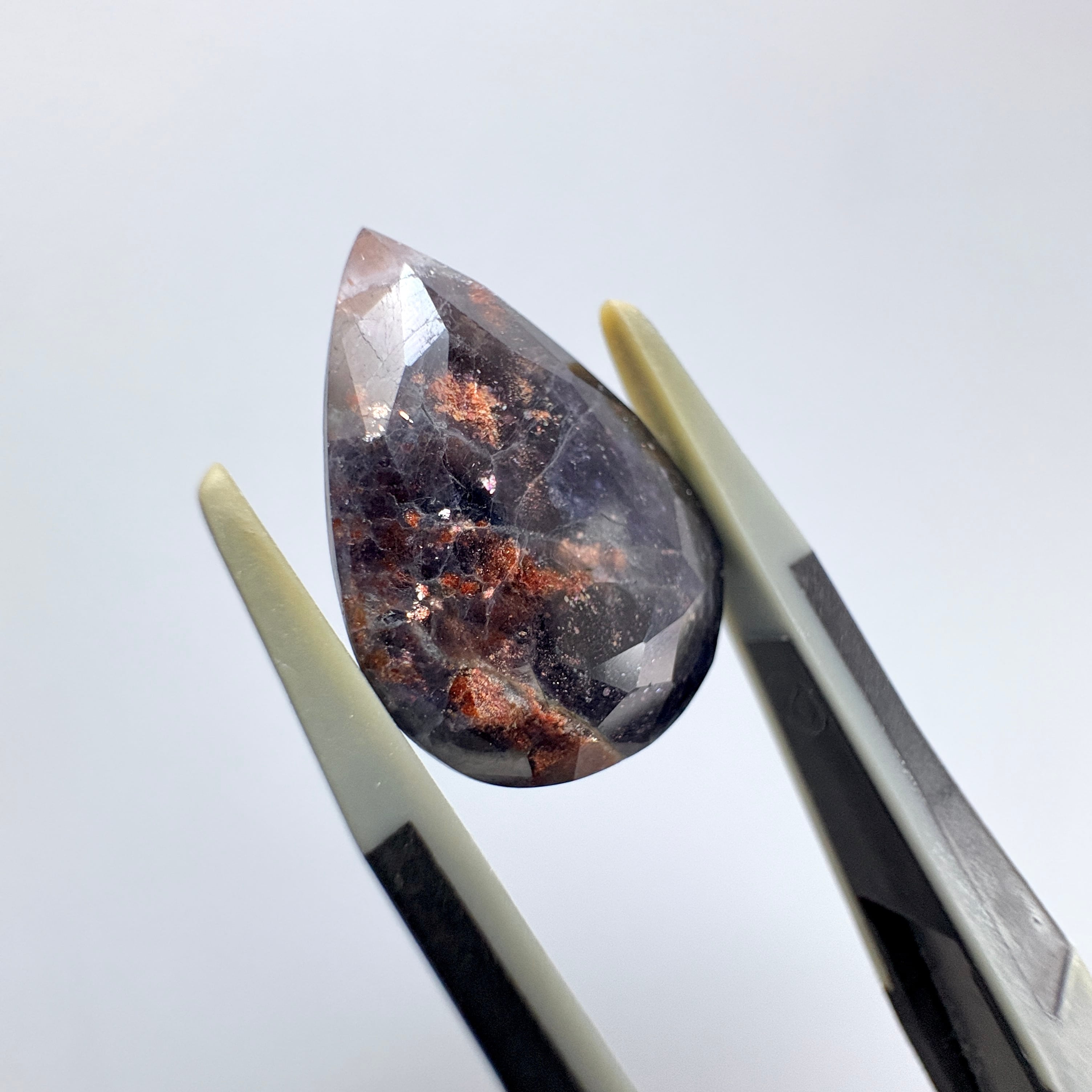 アイオライトサンストーン (ソ付) 10.53ct [01] | mit Stein
