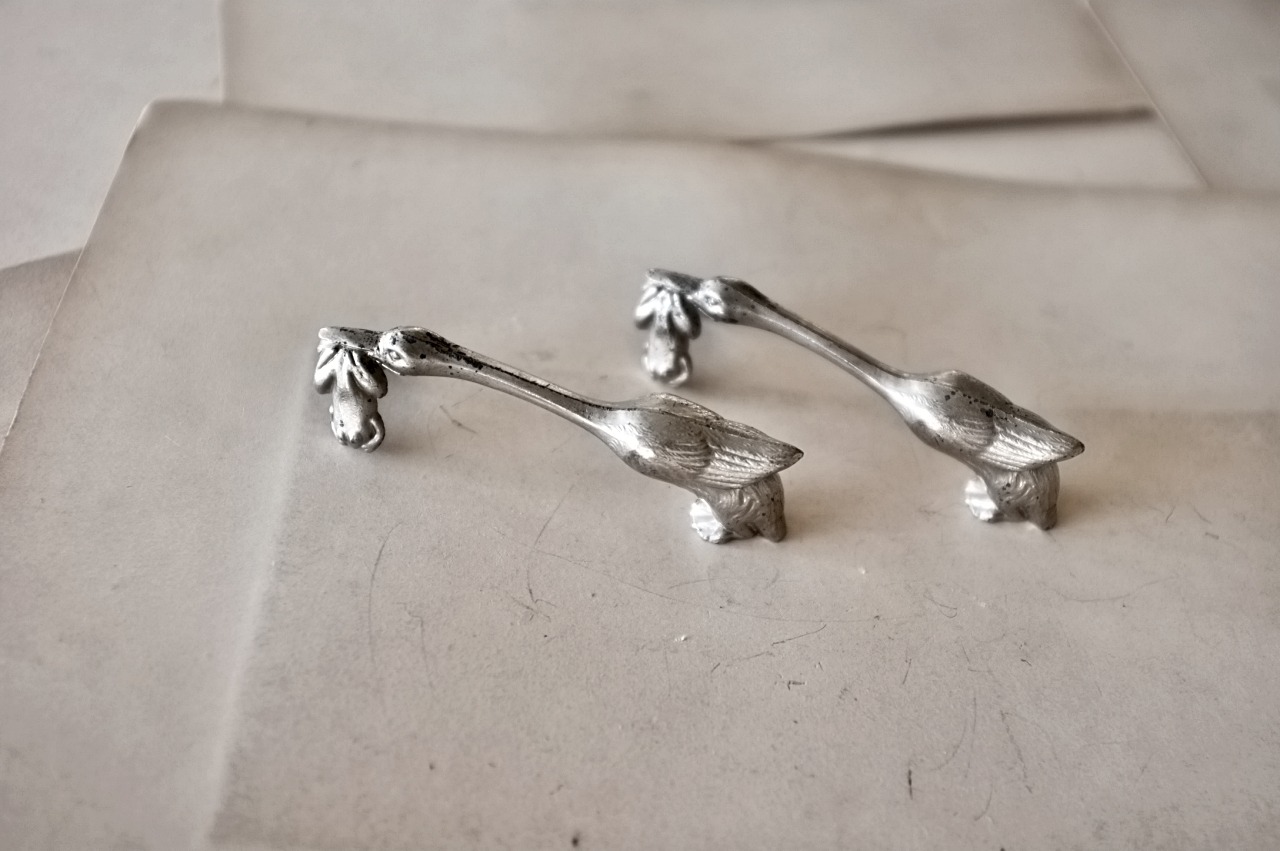 30s フランス 黙想する動物たちとアールデコ的カトラリーレスト 鷺さんと蛙さんb アンティーク