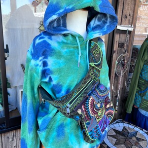 マンダラ柄パッチワークヒップバッグ