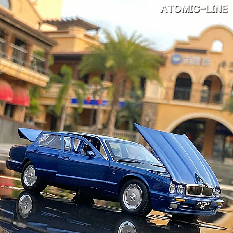 ジャガー XJ6 1/32 ミニカー 全3色 ライト点灯 エンジンサウンド 合金