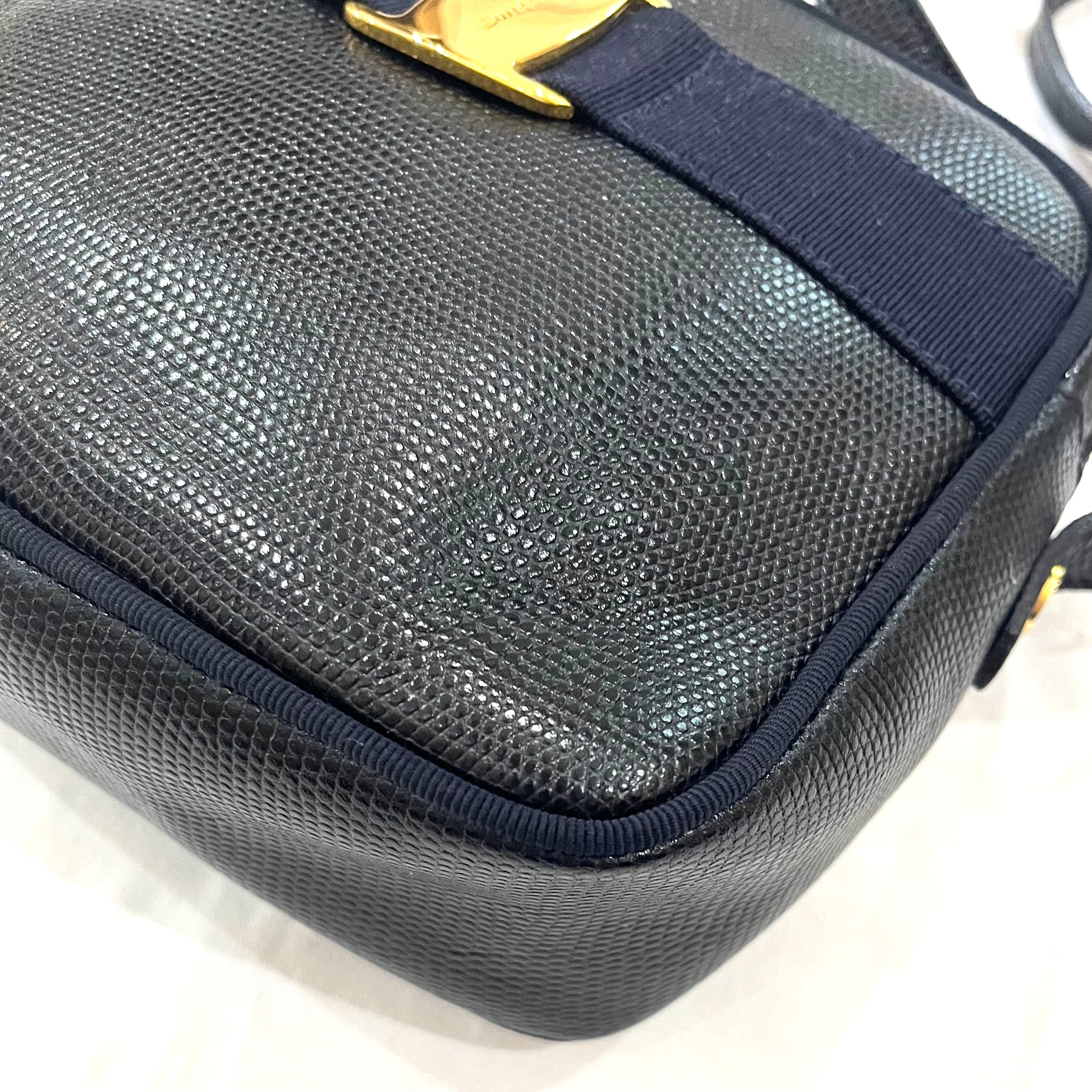 Salvatore Ferragamo】2280 VARA リザードレザーショルダーバッグ