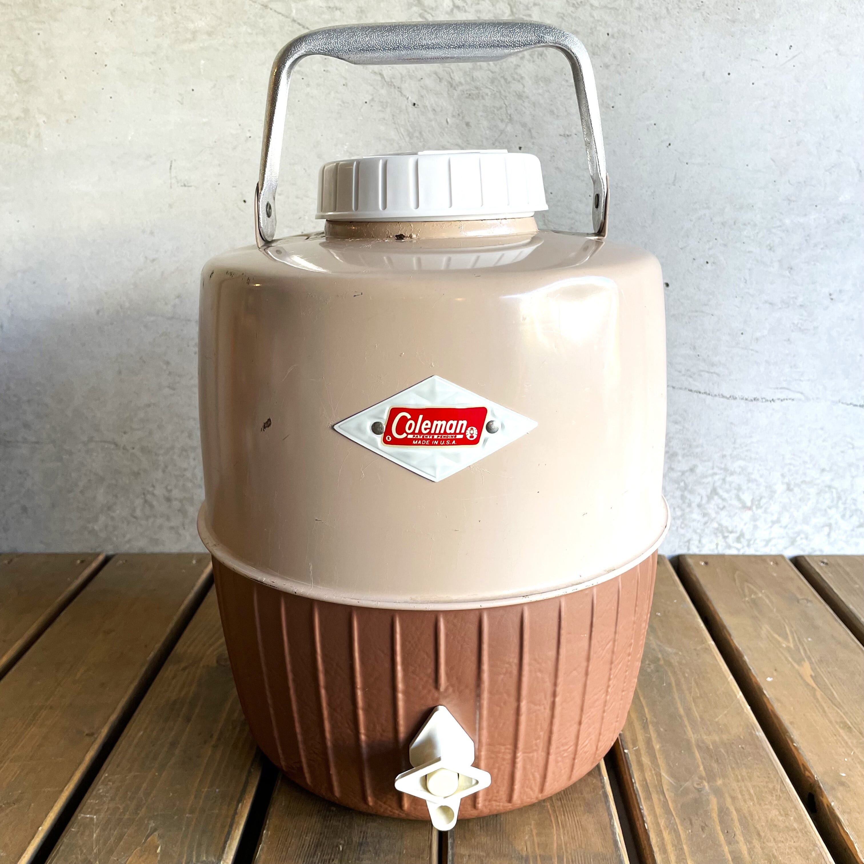 コールマン ウォータージャグ ダイヤモンドロゴ 2ガロン バターナッツ