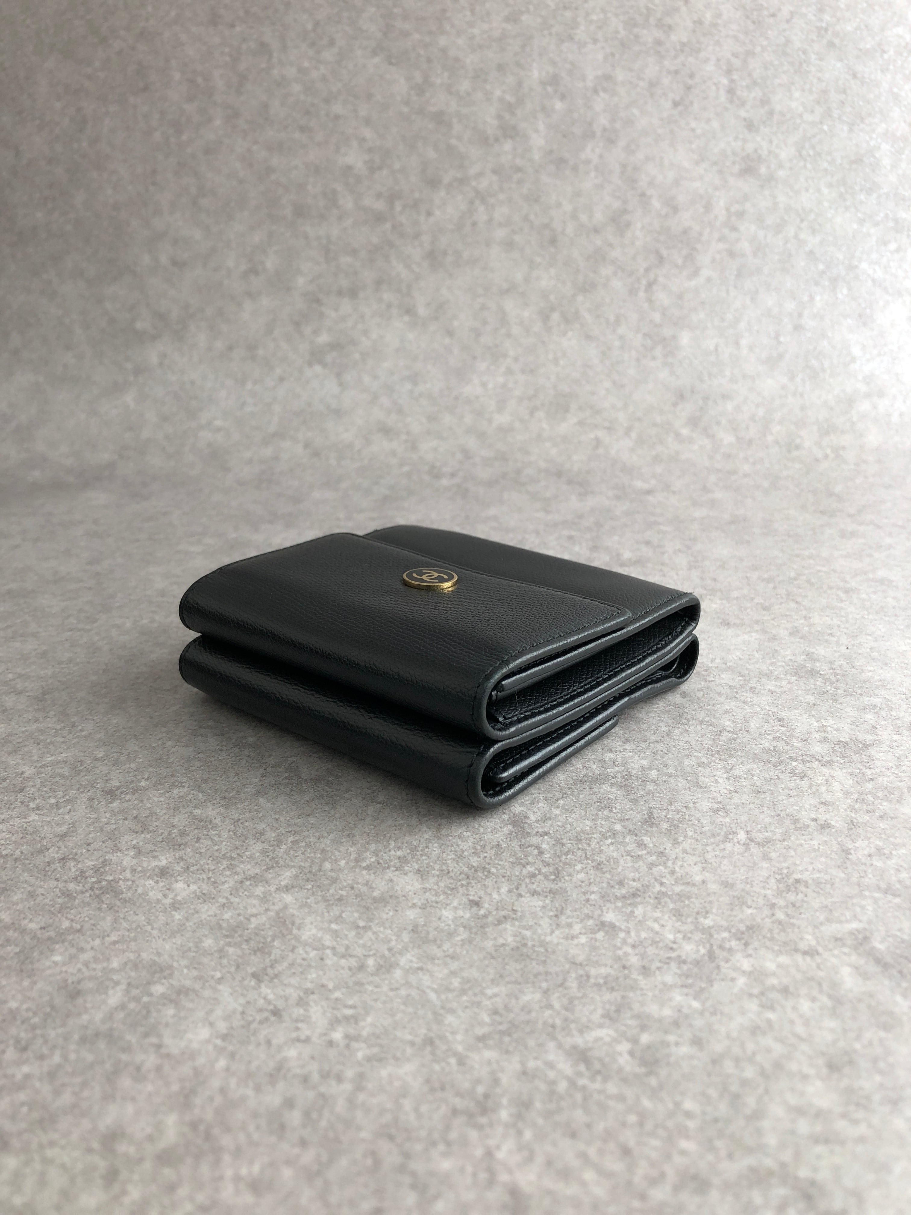 CHANEL シャネル 財布 ブラック ココボタン レザー 2003-2004 二つ折り