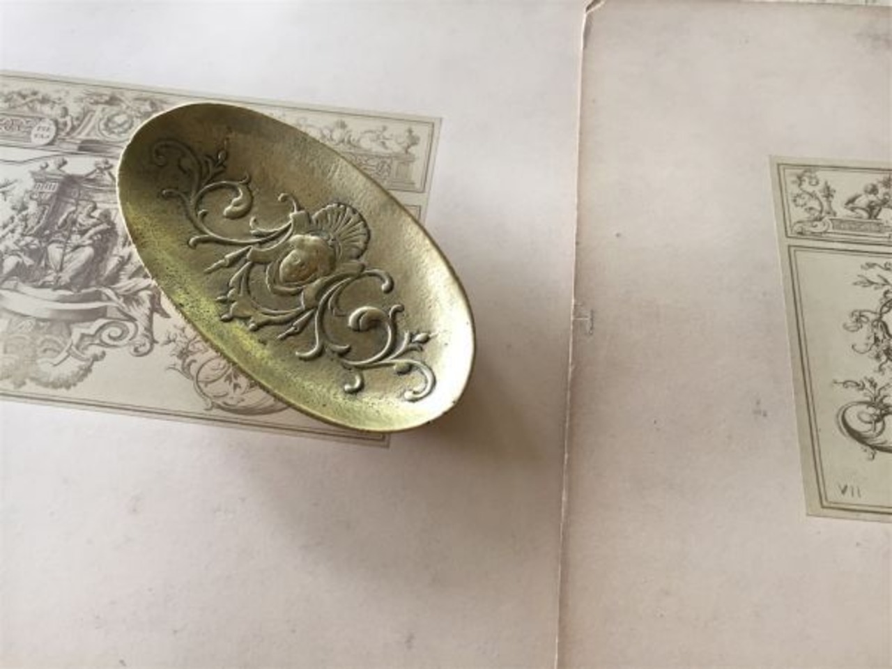 1900s France 金のアフロディテとブロンズプレート モノグラム入り