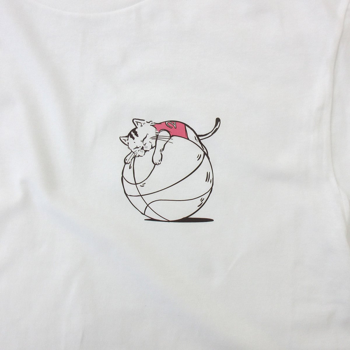 にゃんこ バスケ 居眠り Tシャツ cat52 イラスト 猫 ねこ ネコ ゆるい バスケットボール