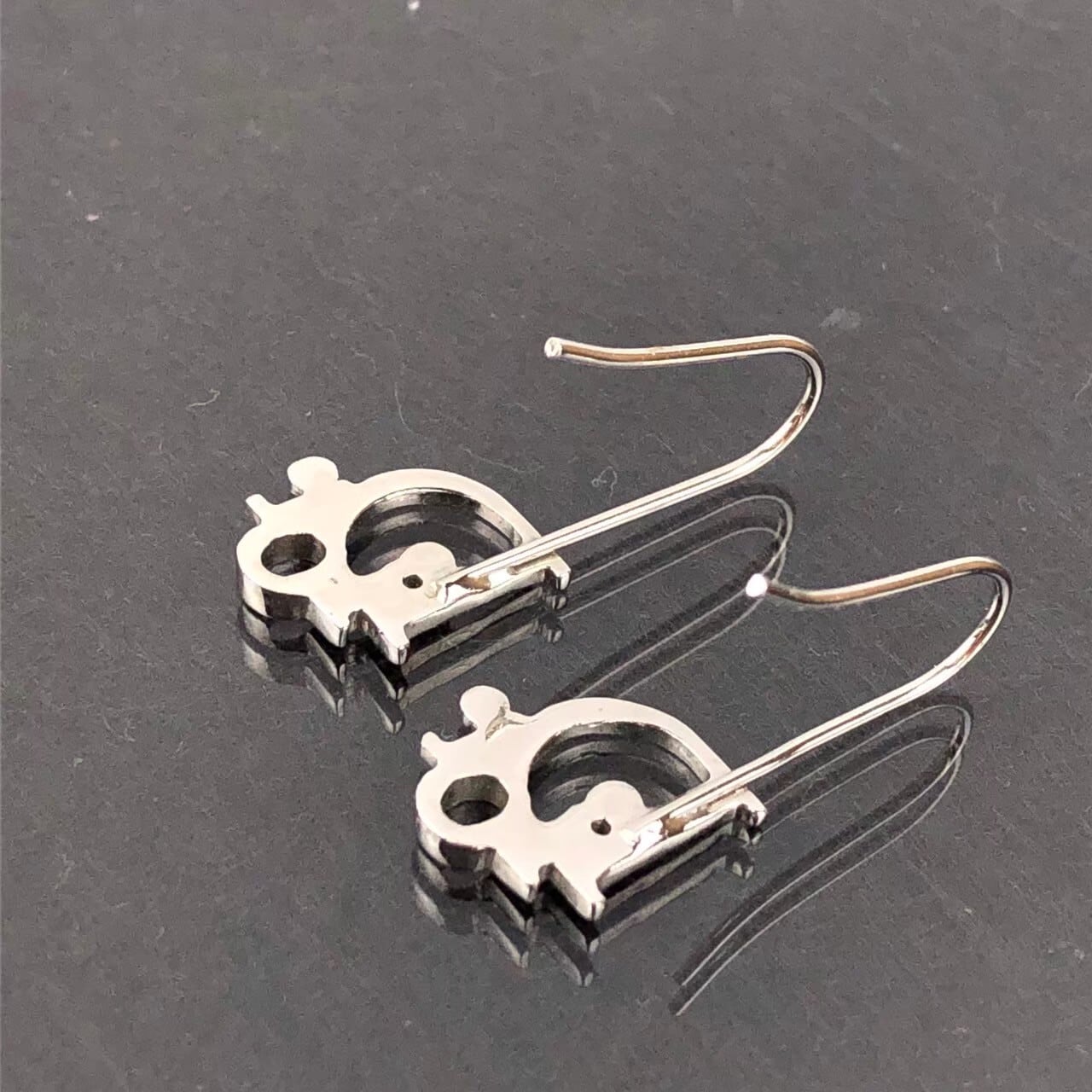 ✨️新品未使用✨️クリスチャンディオール　トロッター　ピアス 保管品】Christian Dior トロッター ピアス Dior ロゴ