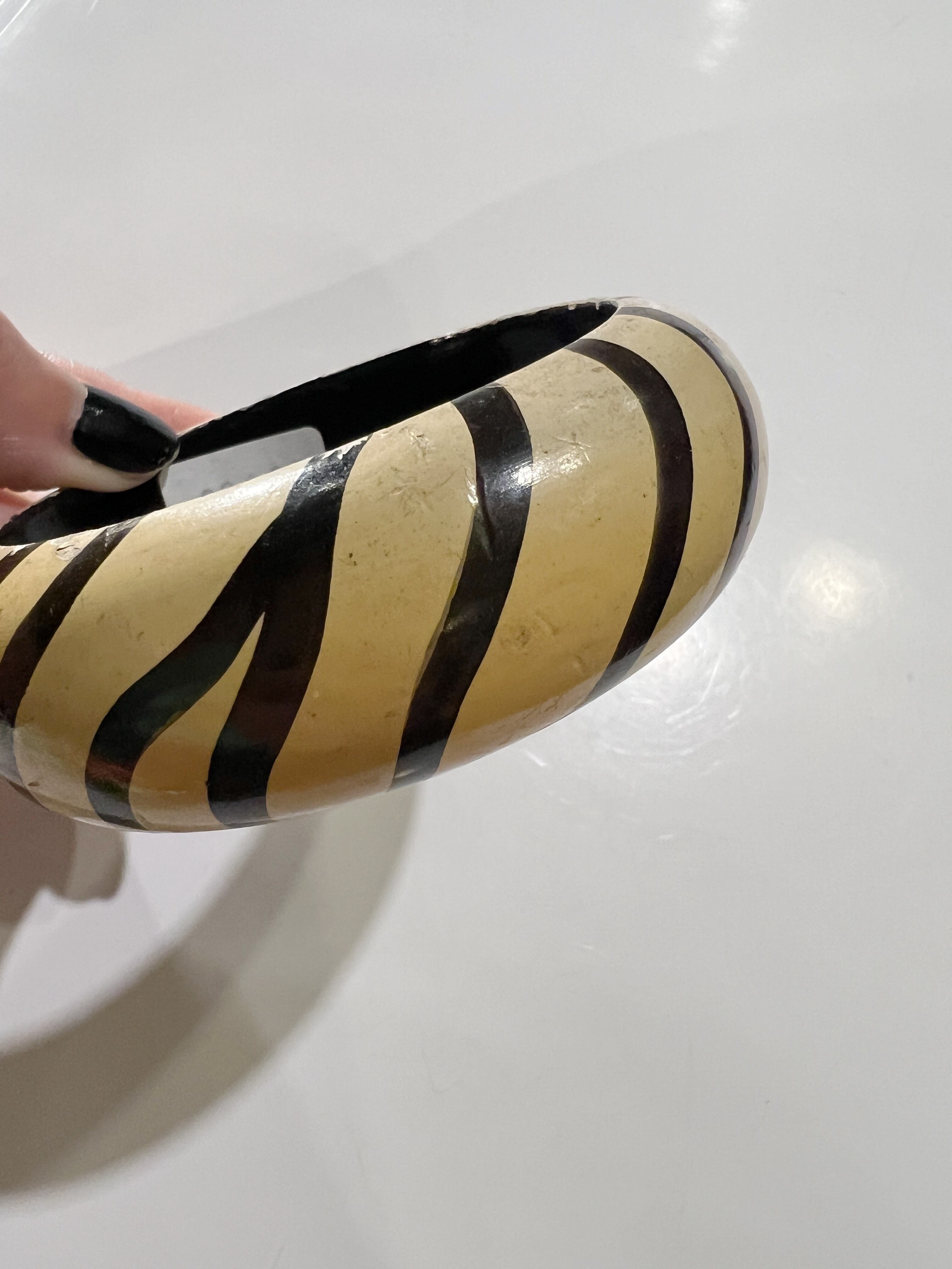 Vintage Ivory × black handpaint wood bangle