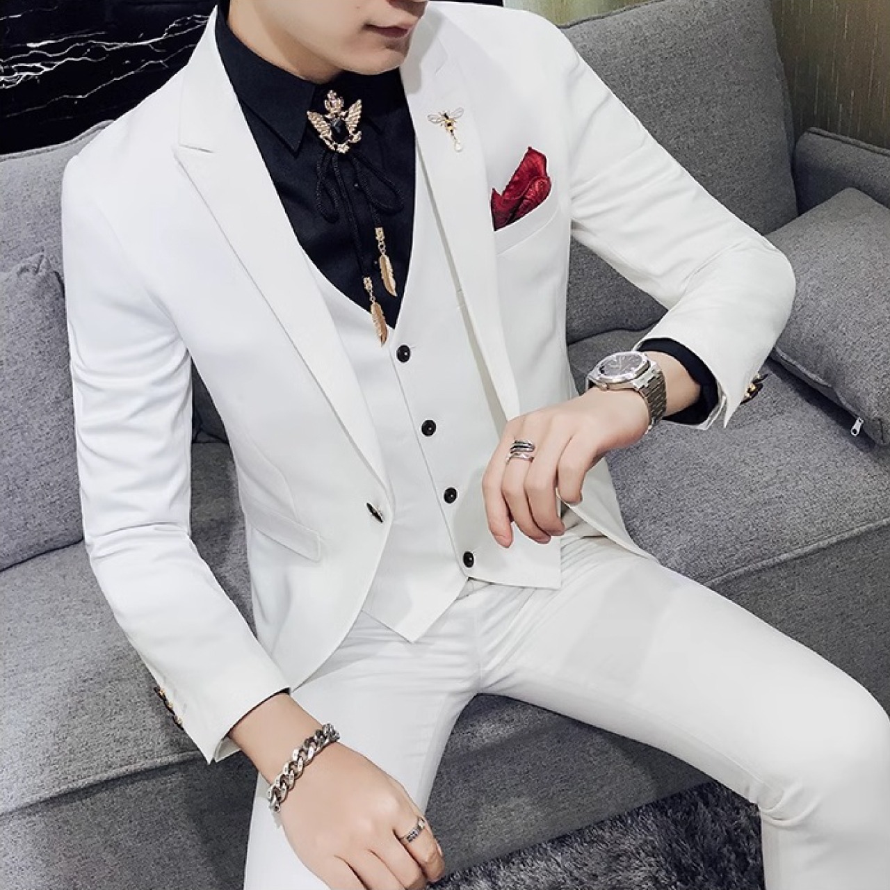 カラフルで個性的なスタイルを楽しみたい方へおすすめスーツ　SU006