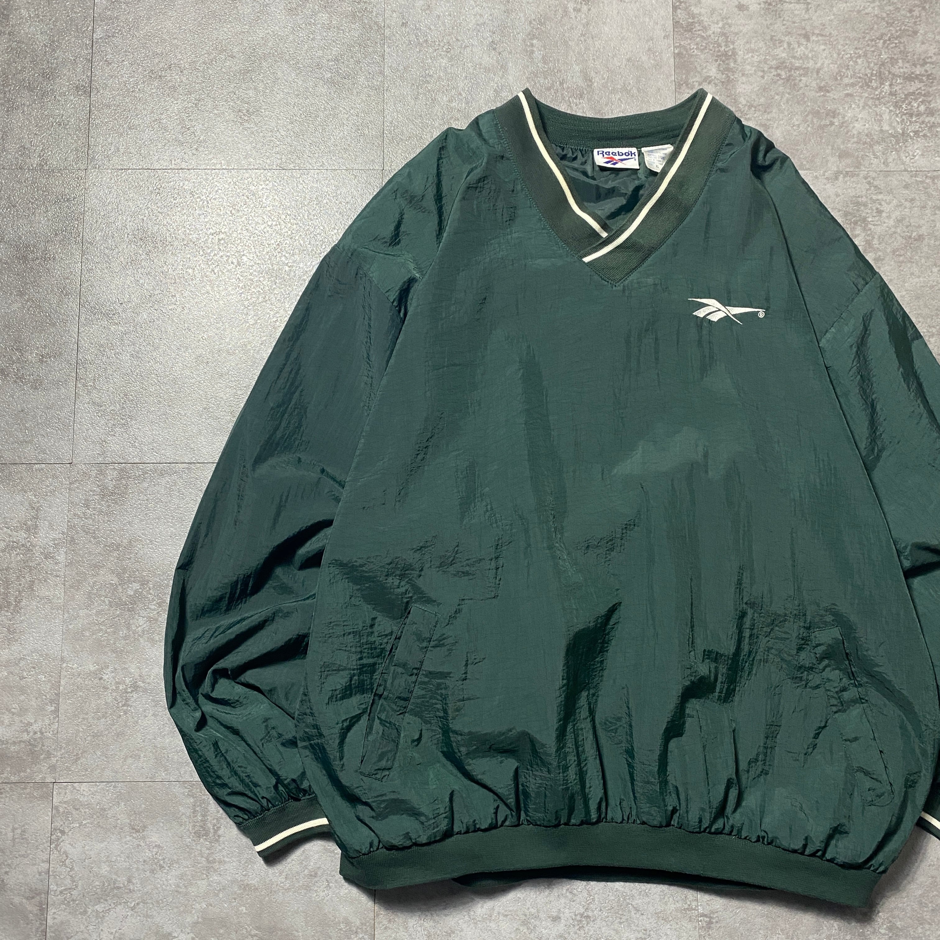 【激レア】90s Reebok リーボック Vネック ナイロンプルオーバー 緑 激レア】90s Reebok リーボック Vネック ナイロンプルオーバー 緑