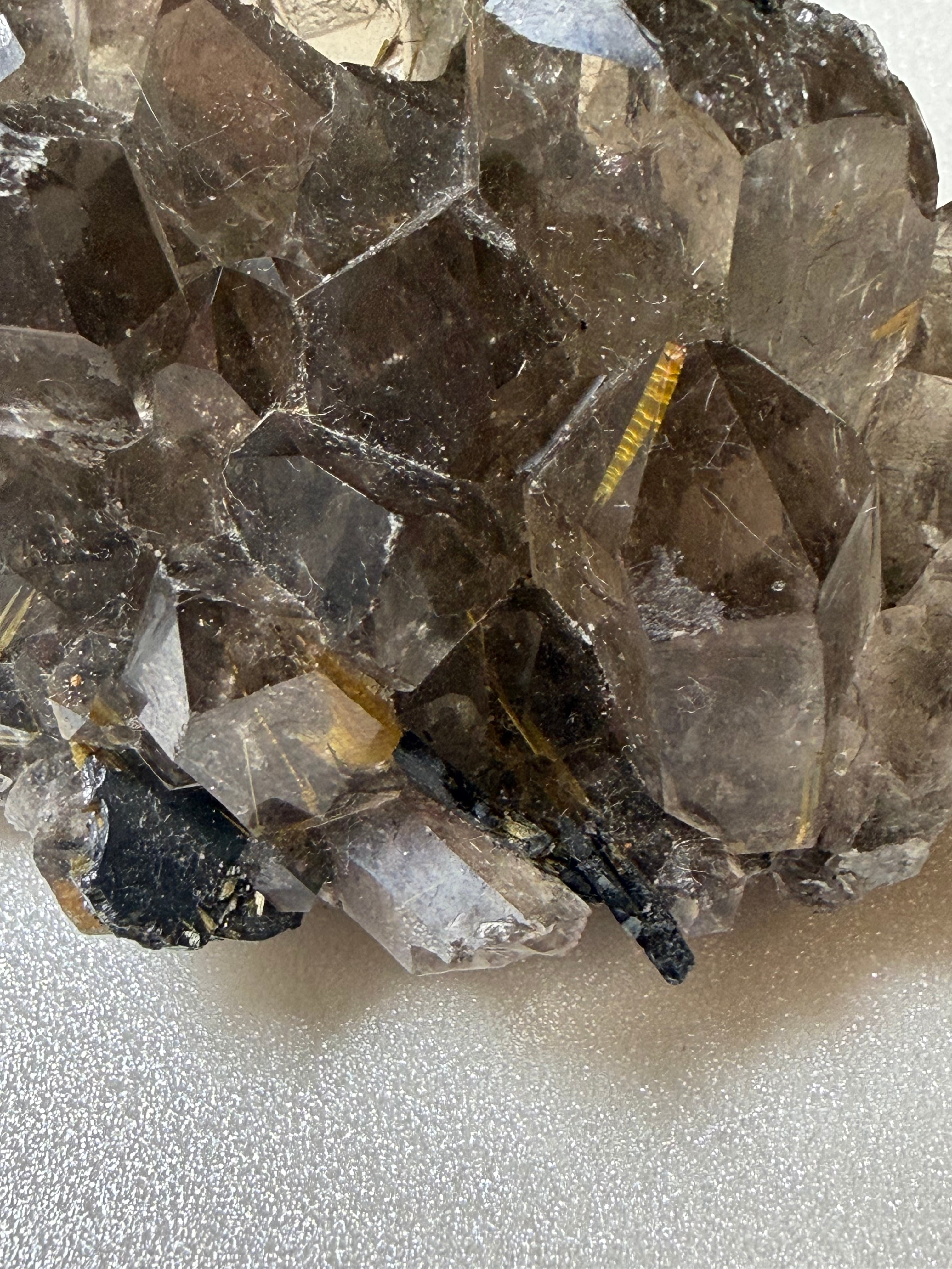 ✨スモーキークォーツ 金針水晶 ヘマタイト 原石 クラスター 271g 一点物 スモーキークォーツ 金針水晶 ヘマタイト入り 原石 クラスター 271g