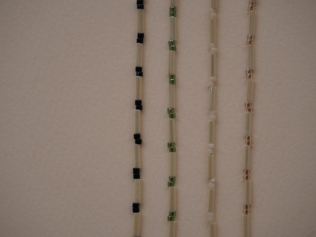 【 CORE 】random giass beads necklace