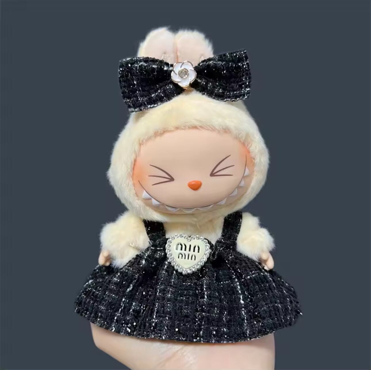 【江戸川ベース】ラブブ ウサギ　白　と　ラブブ　黒 ラブブ（Labubu）ドール用 ツイードワンピース＆リボンセット（全8色