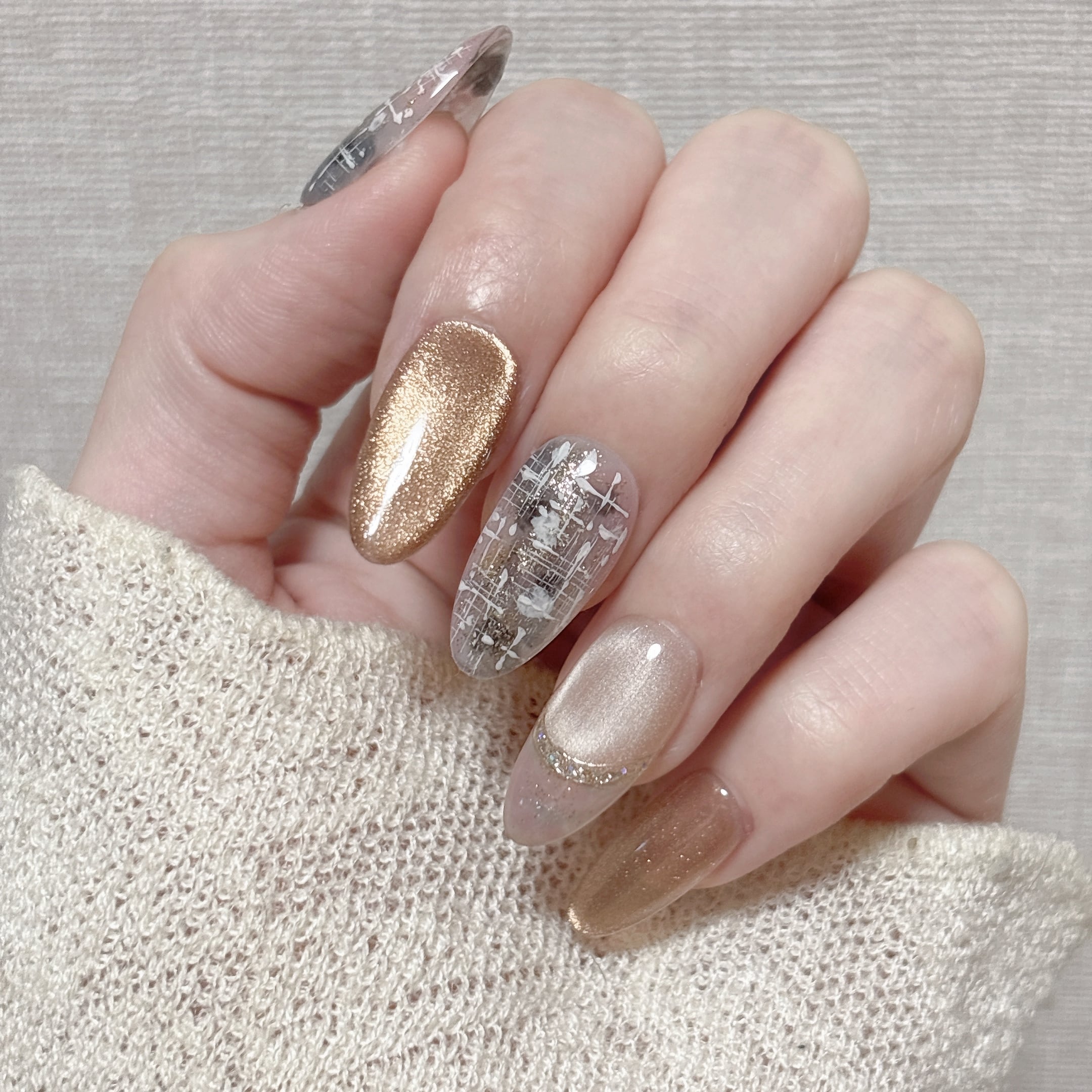 684 ロング アーモンド／XY244 繰り返し使えるネイルチップ | 指先に10