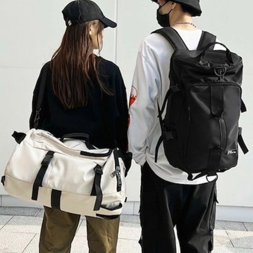 リュック ボストンバッグ 4WAY ダッフルバッグ メンズ・レディース兼用 大容量 カジュアル ナイロン リュックサック 40L スポーツバッグ キャリーオンバッグ スーツケース固定 撥水加工 超軽量