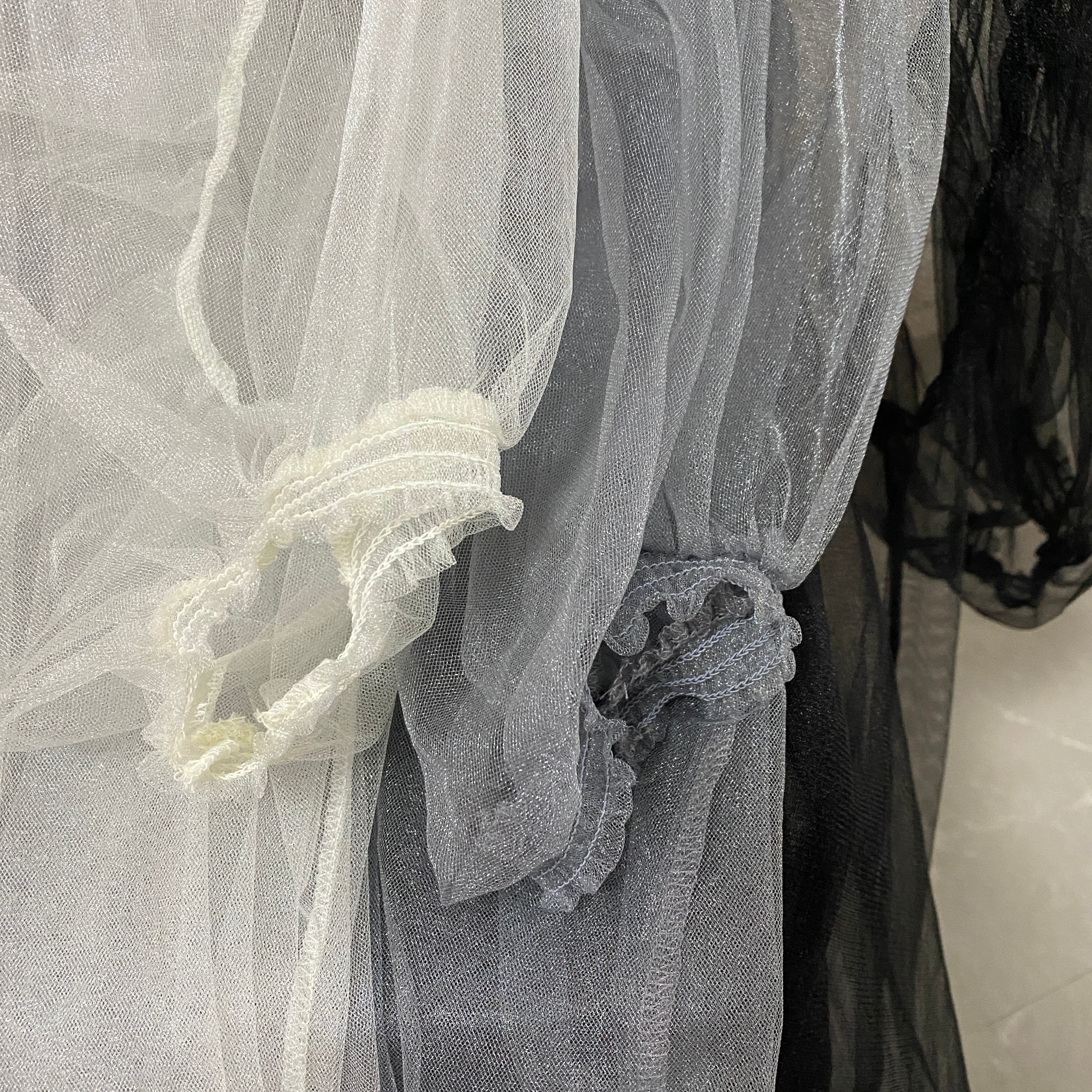 lame tulle 2way gather blouse【Ivory】 | Chich&Sally