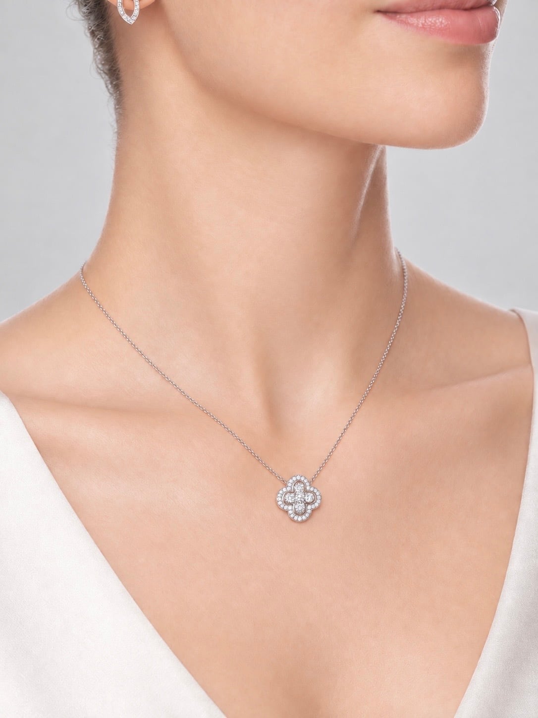 clover flower necklace [218] | SASSY ANGEL
