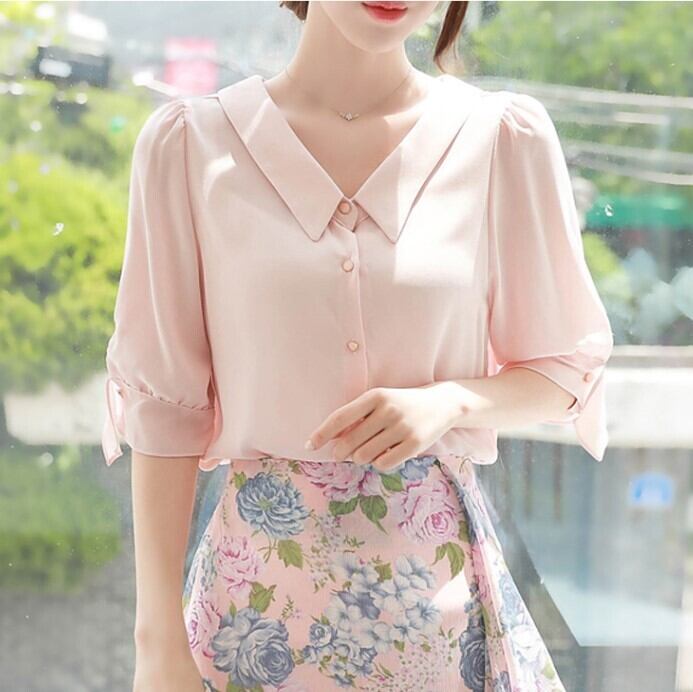 トップス レディース 送料無料 2色 シャツ ブラウス 半袖 シフォン 襟付き かわいい 大人可愛い きれいめ 上品 エレガント 清楚 フェミニン おしゃれ お洒落 綺麗 お嬢様 おとな ナチュラル こなれ感 ラブリー キュート ガーリー レトロ ロマンチック 抜け感 主役級 存在感 無地 オフィス ビジネス OL 通勤 デート お出かけ 女子会 S M L XL 2XL ホワイト 白 ピンク 夏 誕生日 記念日 食事会 20代 30代 40代 韓国 韓国系 着回し 普段使い ファッション モテ