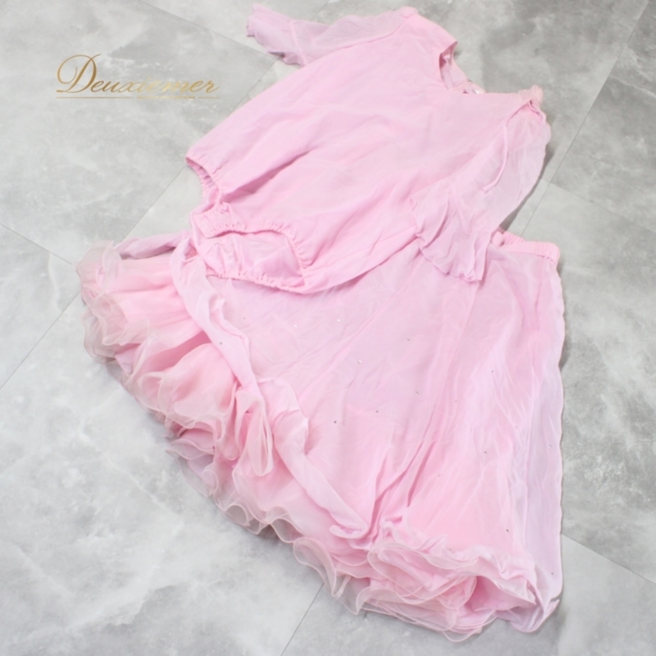 社交ダンス 衣装 スタンダード 上下セット ツーピース レッスンウェア パーティ衣装 U:NA ユーナ ピンク系 コサージュ 無地 ラインストーン 春色 ファスナー ストレッチ 二重スカート ふんわり コサージュ付き レディース ダンス用 ダンス衣装 講習用 発表会 おしゃれ おすすめ