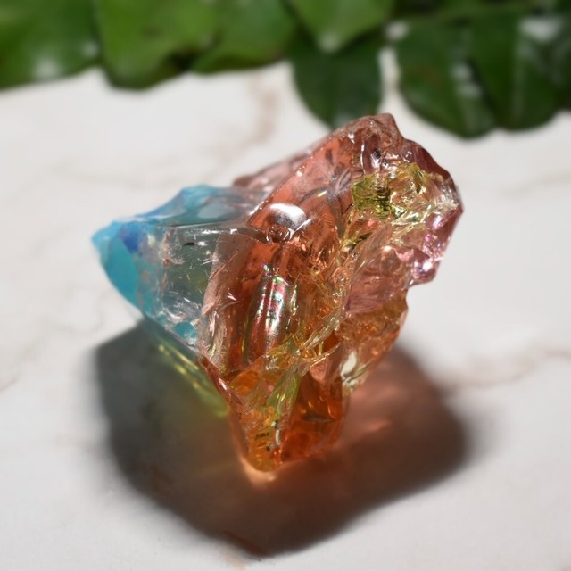 〈虹がいっぱい〉《 オパレッセントブルー & ピンクイエロー 》 シエラネバダ産アンダラクリスタル原石