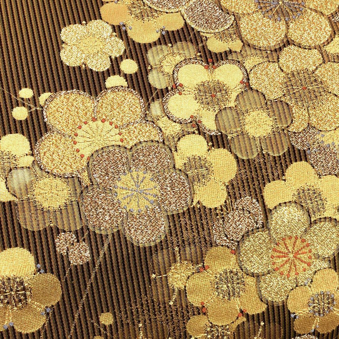 O-3053 袋帯 煌びやかな梅の花 縦縞模様 茶色 金糸 振袖 | リユース
