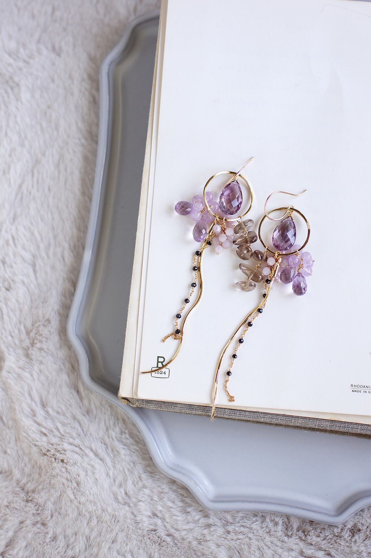 RiSaO＊様 トリプレット アメジストロゼンジ カービング ピアス