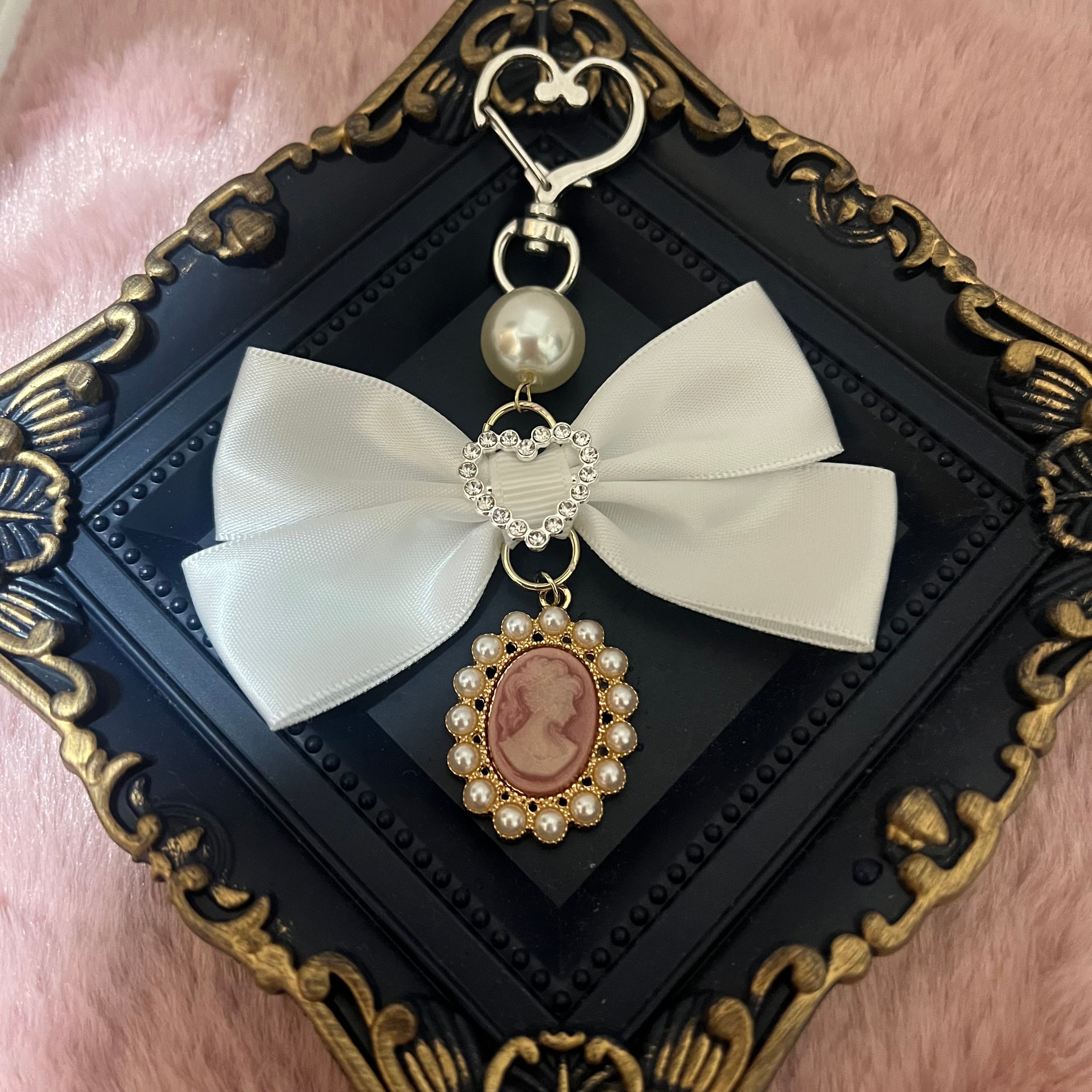 リボン×キラキラ×カメオ チャーム | stellar－揺れるハンドメイド