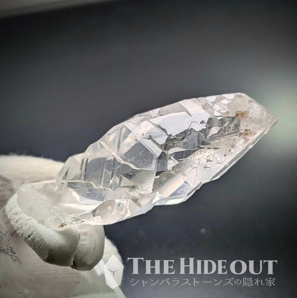 ヒマラヤ水晶オールドストック原石標本024 捻れてる？捻れてる、のか