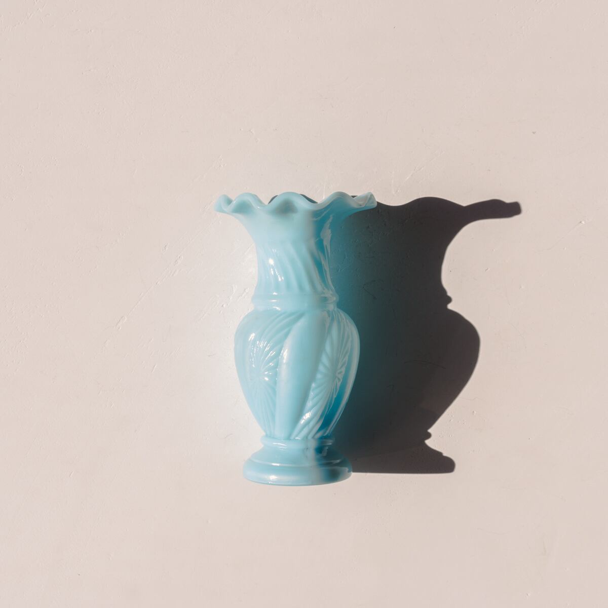 Milky Frill Vase (Ramune Blue)