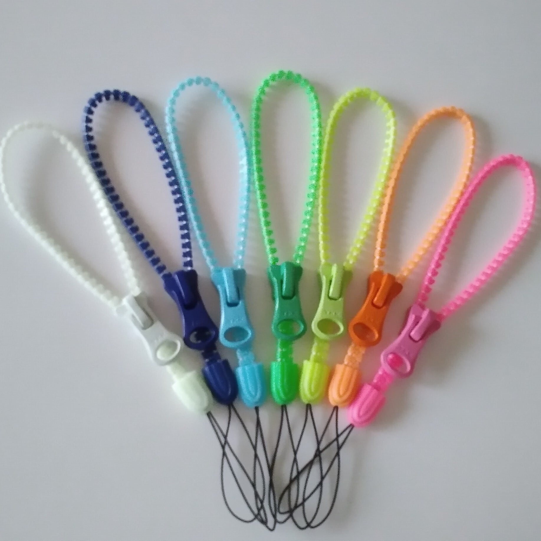 YKK 12.5cm 蓄光 ファスナーハンドストラップ ジッパーストラップ やや