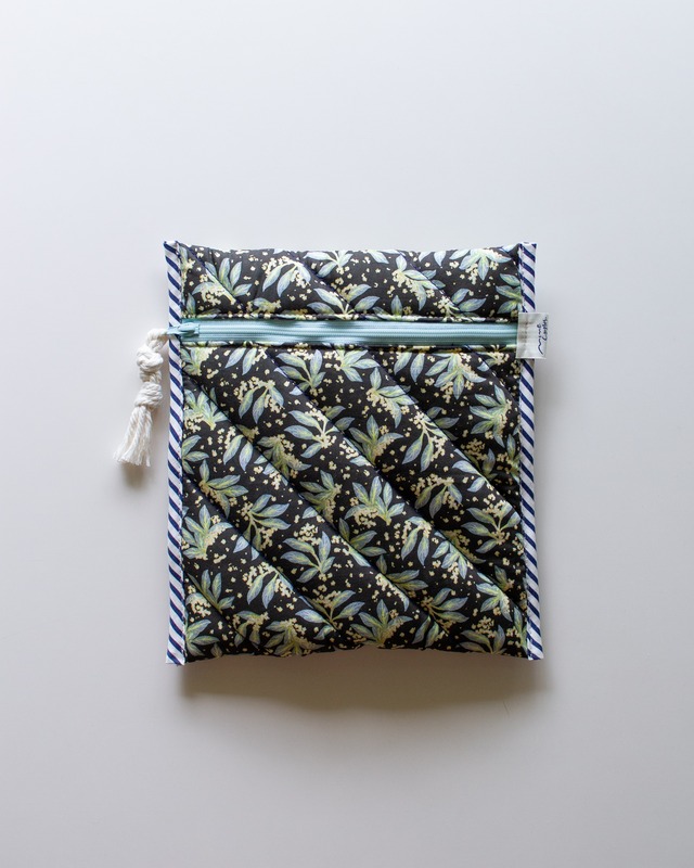【Liberty fabric 】Quilt Book Sleeve.　<Quiet Bloom>