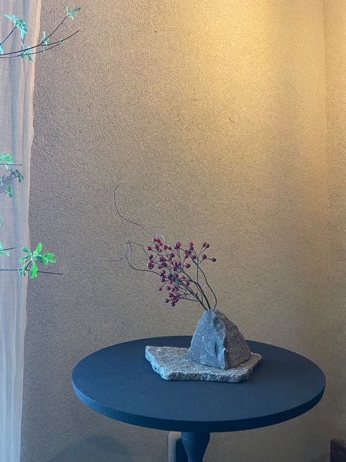 143 石の花器・枝ものセット