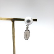 シックで上品な雰囲気漂う スモーキークォーツ淡水パールイヤリング mm1114