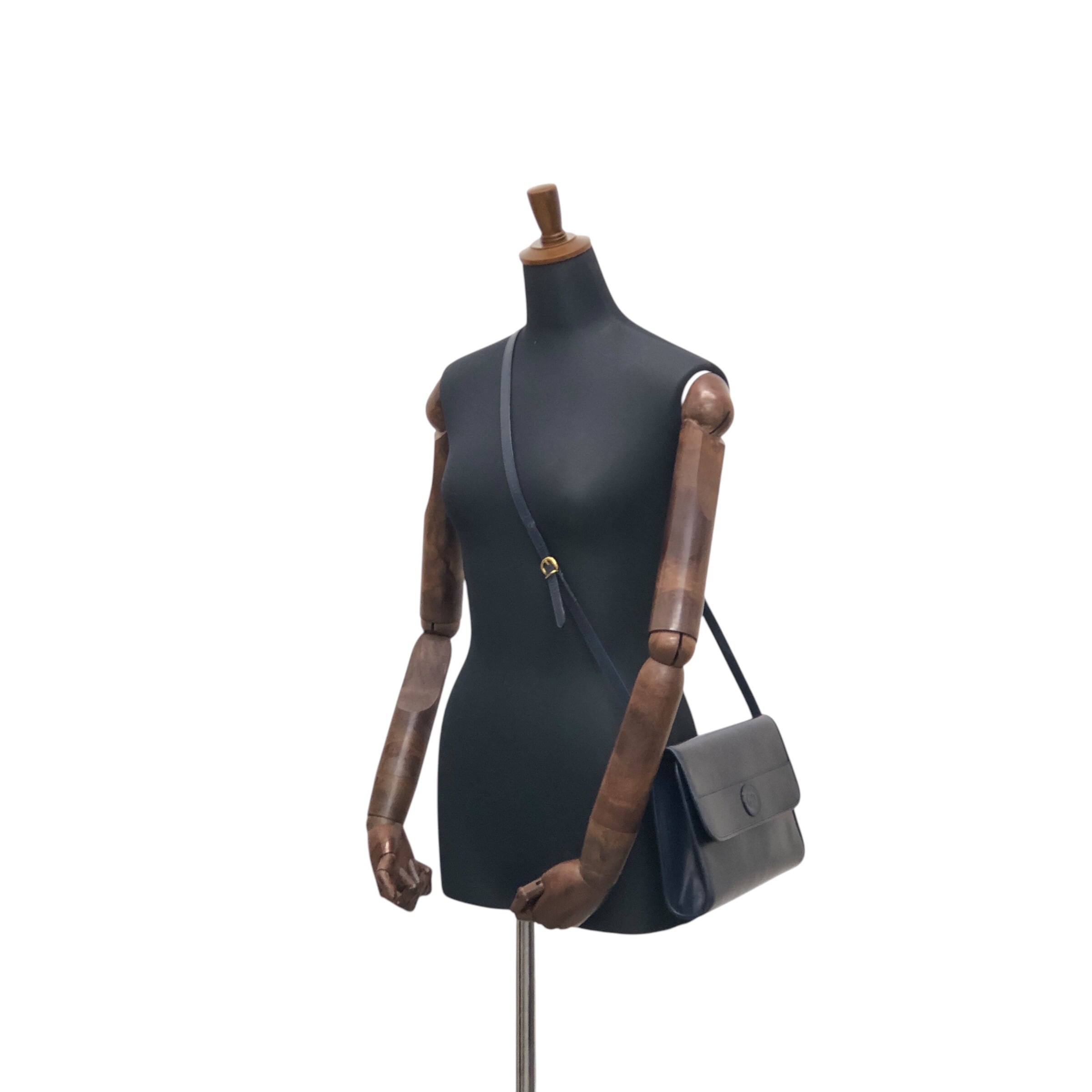 GUCCI レザーショルダーバッグ ネイビー ビンテージ GUCCI オールドグッチ レザー ショルダーバッグ ネイビーの買取