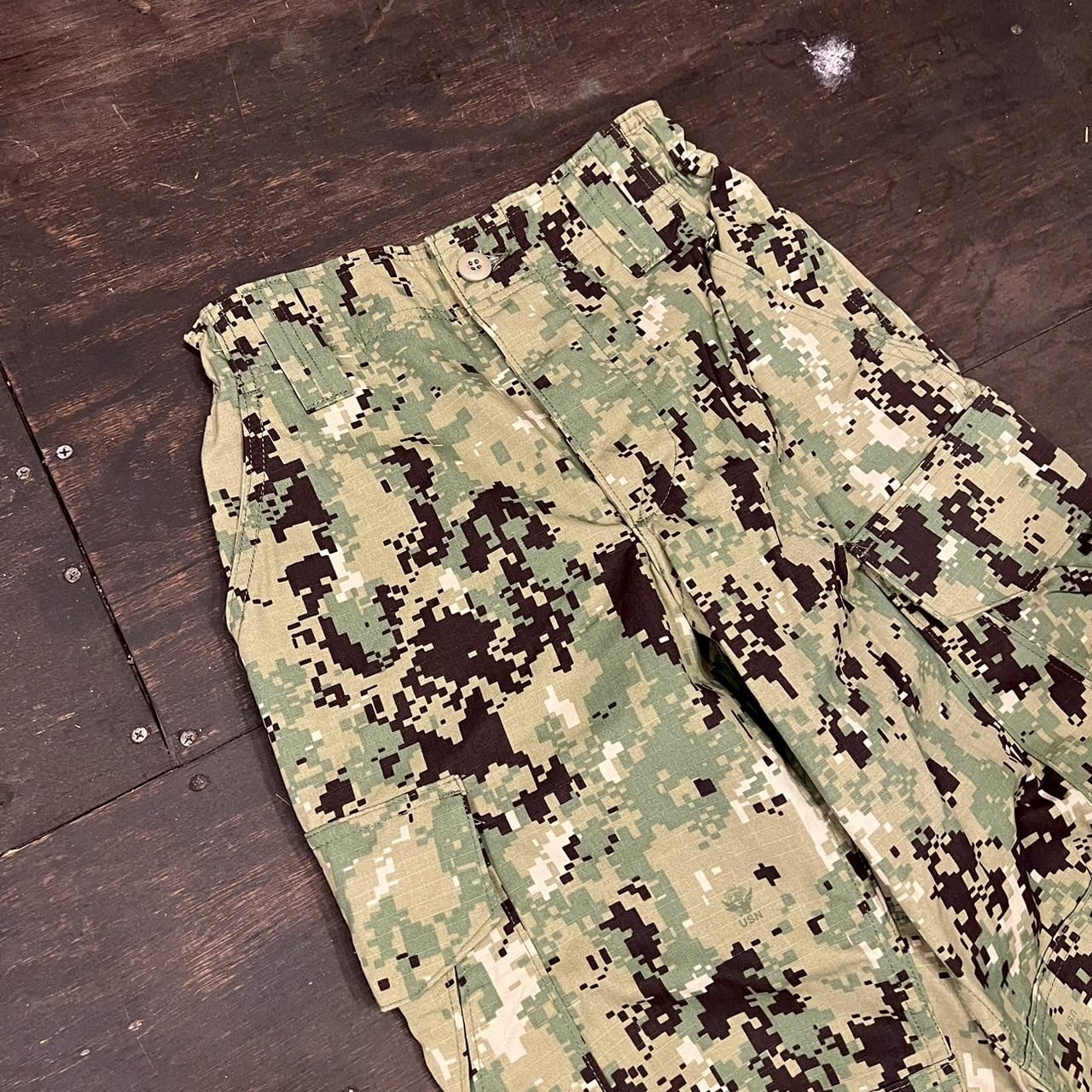 デッドストック U.S.N 実物 FROG デジタルカモ カーゴパンツ W32 米軍 実物 カーゴパンツ デジカモ USN ミリタリー 迷彩 グリーン W64cm